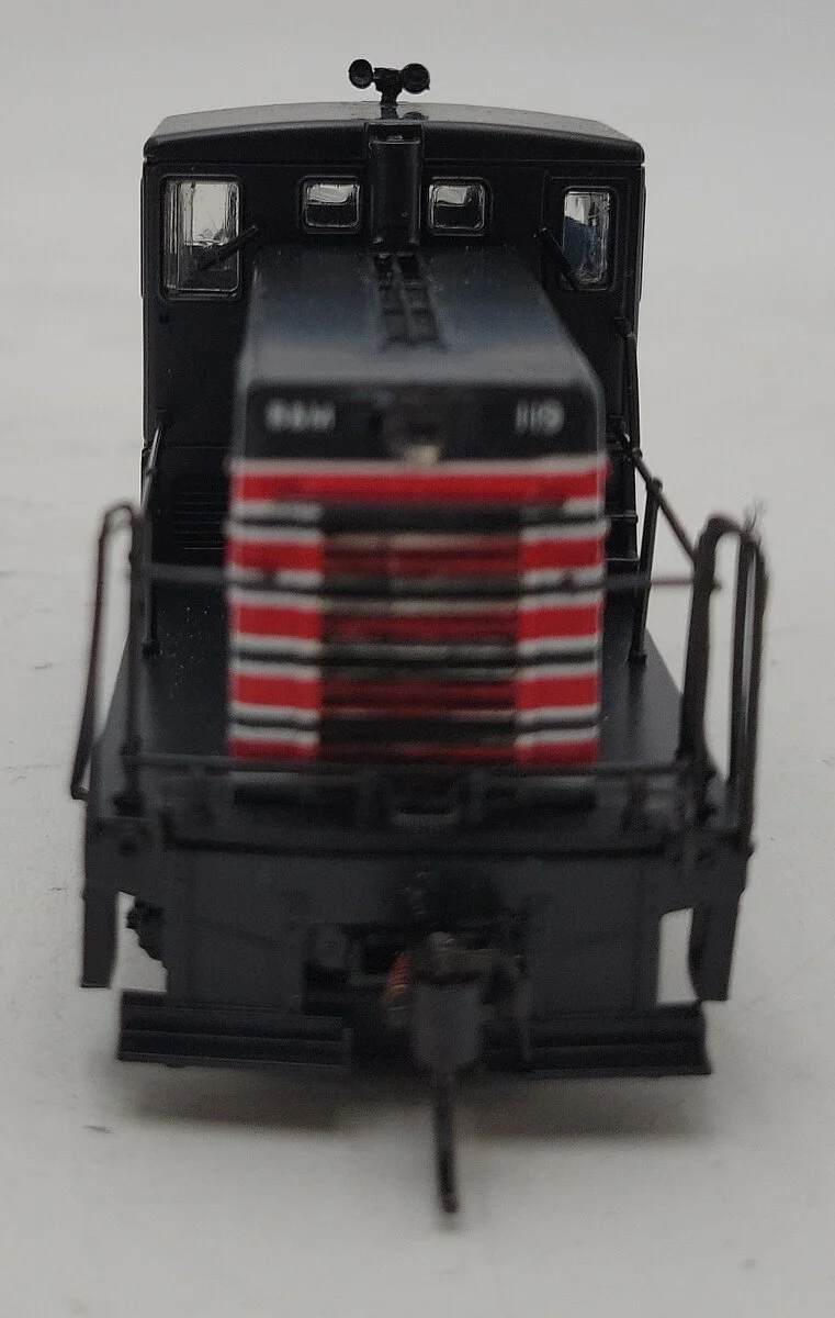 Bachmann 80023 HO Boston and Maine Minuteman GE 44 Ton Diesel Switcher #119 EX/Box - Image 6