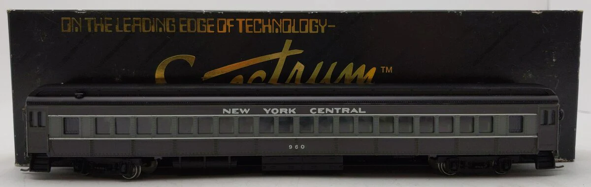 Bachmann 89105 HO Scale Custom New York Central Coach Passenger Car #960/Box