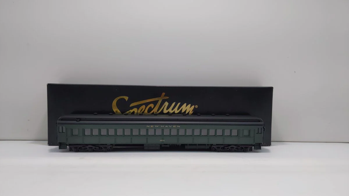 Bachmann 89205 HO New Haven Heavyweight Coach Car #6824 MT/Box