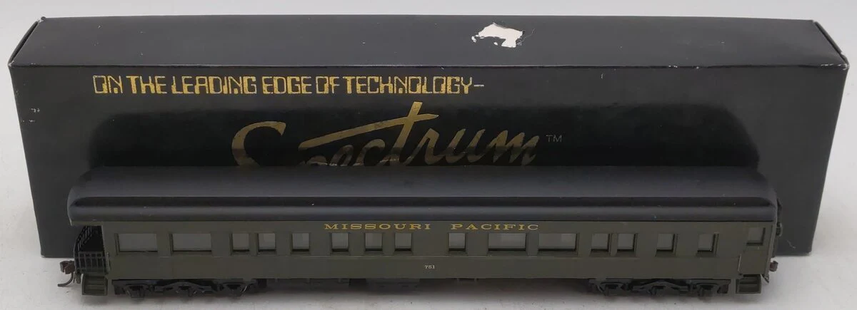 Bachmann 89516 HO Scale Missouri Pacific Sleeper Passenger Car #751 EX/Box