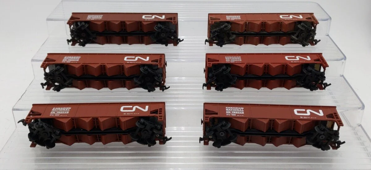 Bachmann HO Scale Assorted Canadian National 4-Bay Hopper Cars [6] VG - Image 3