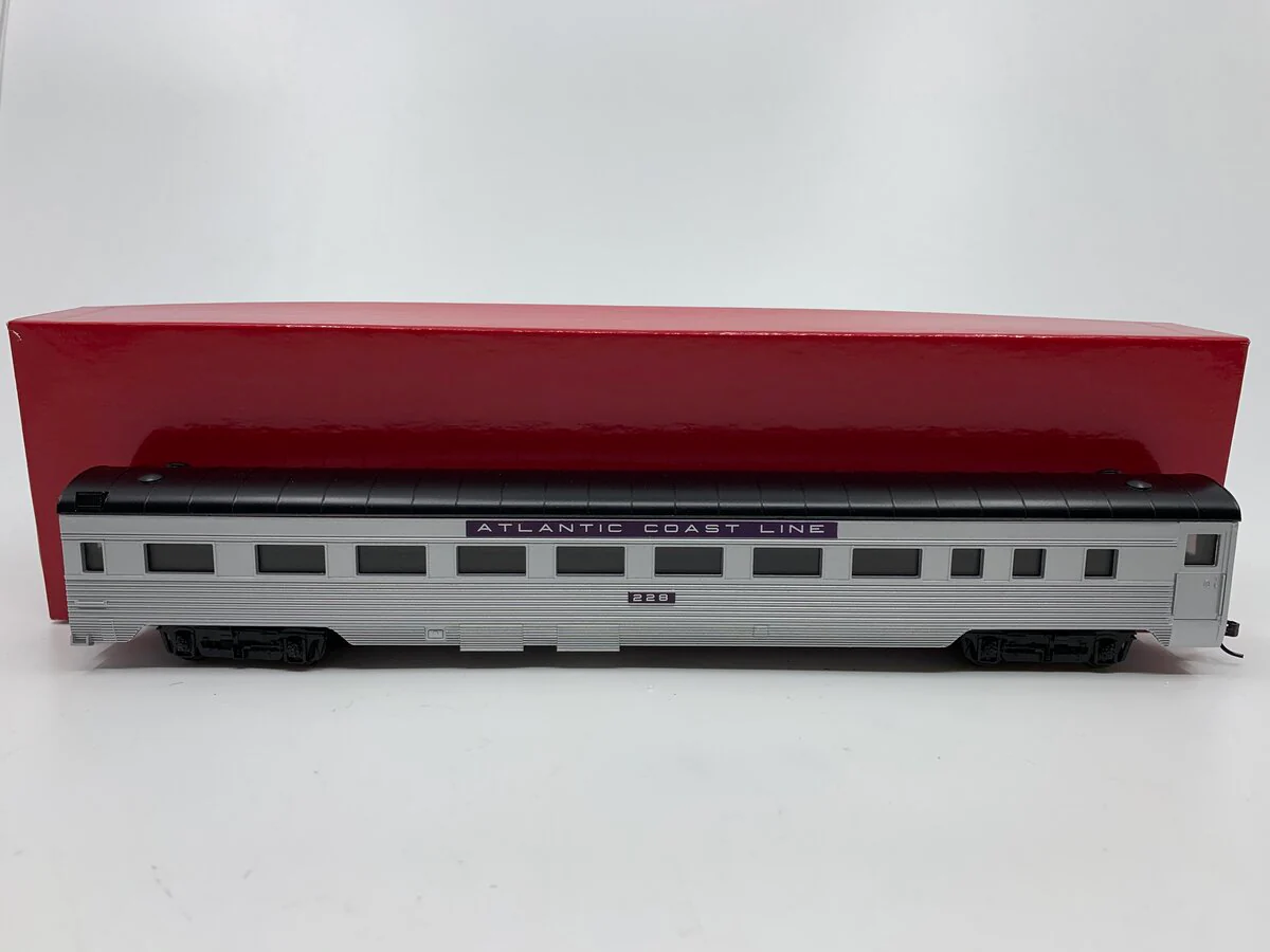 Branchline Trains 14914-1 HO Scale Atlantic Coast Line Coach #228