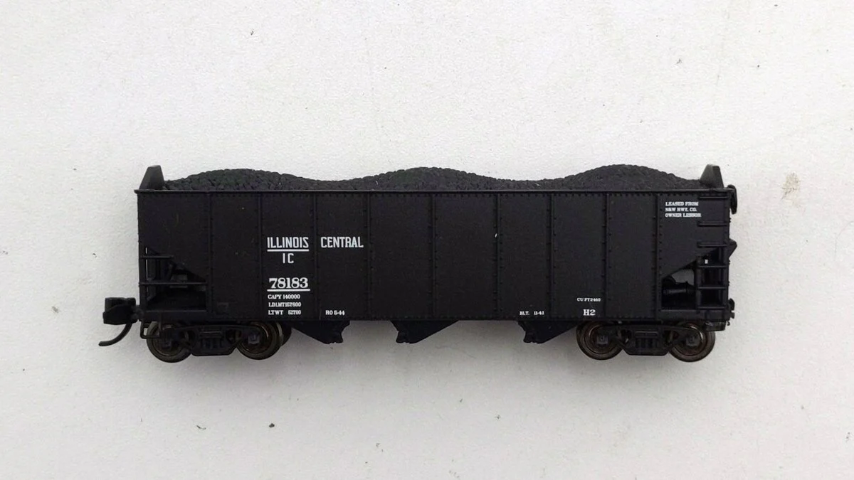 Broadway Limited 3128 N Illinois Central Class H2A 3-Bay Hopper w/Load #78183 EX