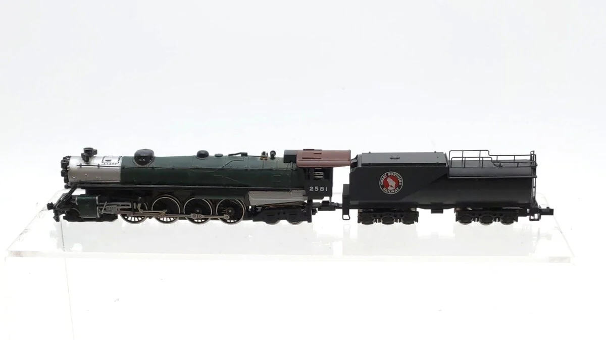 Con-Cor 2581 N Scale Great Northern 4-8-4 Steam Locomotive & Tender LN