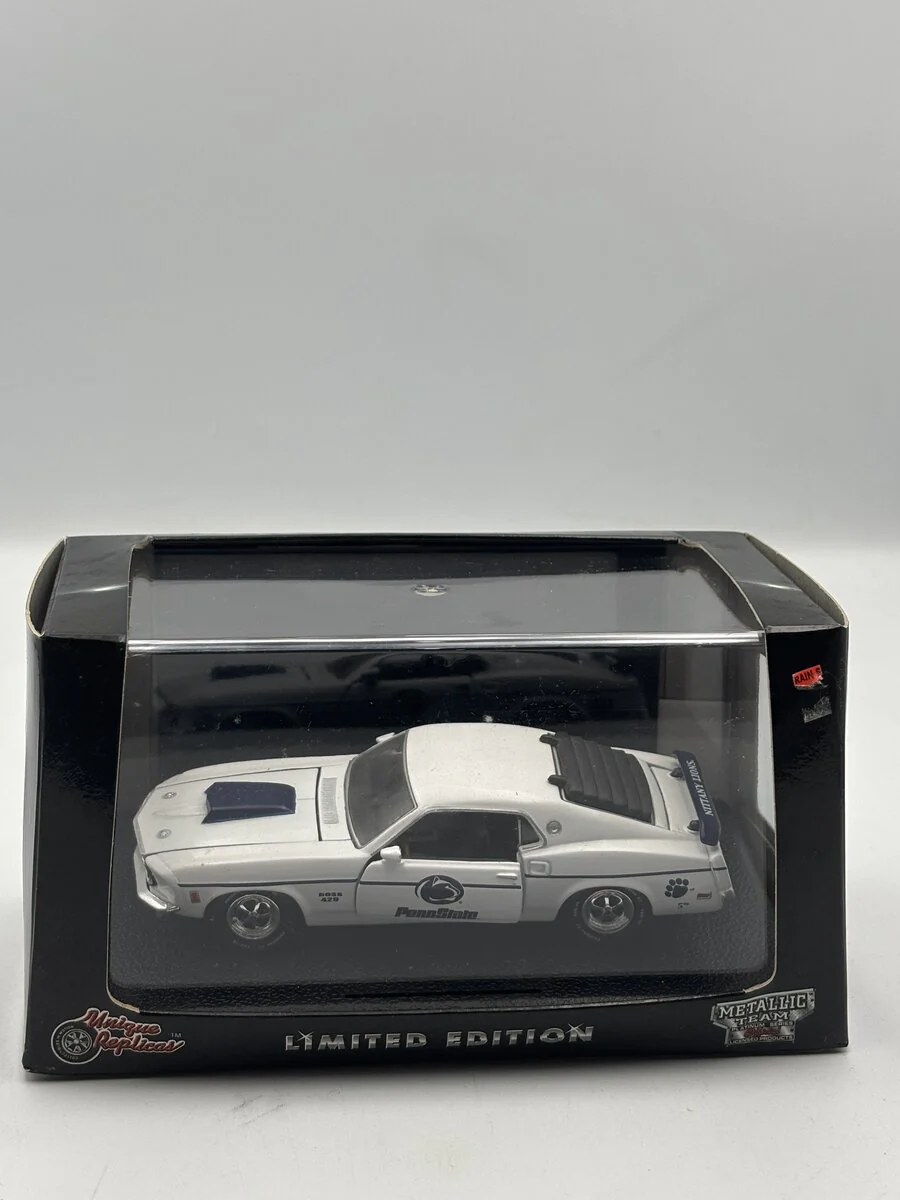 Crown Premiums 38051076 1:43 Unique Replicas Ford Mustang Boss 429 Penn State