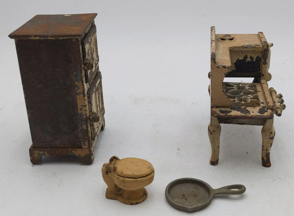 Hubley Vintage Cast Iron Stove, Fridge, Skillet, and Toilet - Image 2