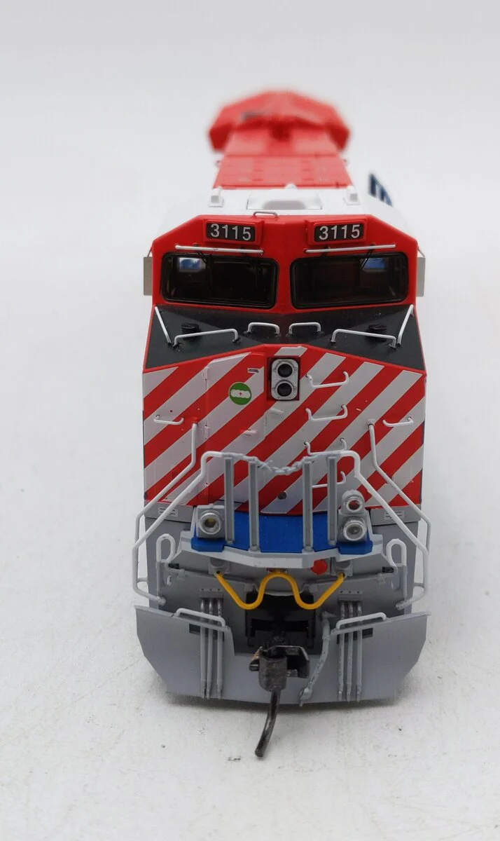 InterMountain 497110S HO CN/BC Rail ET44 Tier 4 Diesel Locomotive w/DCC & Sound LN/Box - Image 4