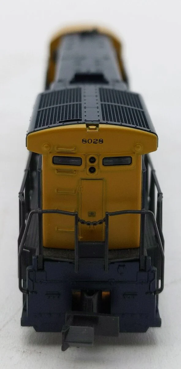 Kato 176-302 N Scale AT&SF C30-7 Diesel Locomotive #8028 LN/Box - Image 6
