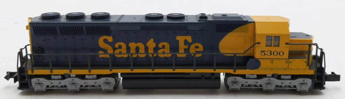 Kato 176-311 N Scale Atchison Topeka Santa Fe EMD SD45 Diesel Locomotive #5300 LN/Box - Image 2