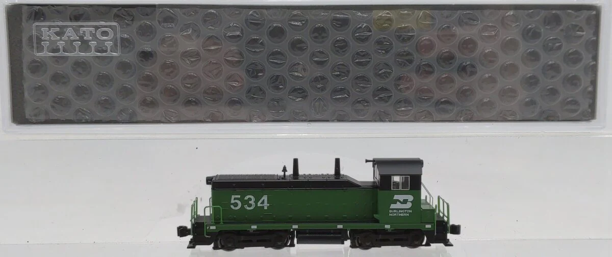 Kato 176-4377 N Burlington Northern NW2 Diesel Locomotive #534 NIB