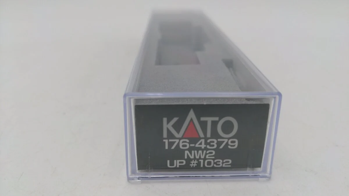 Kato 176-4379 N Union Pacific EMD NW2 Diesel Locomotive #1032 EX/Box - Image 7