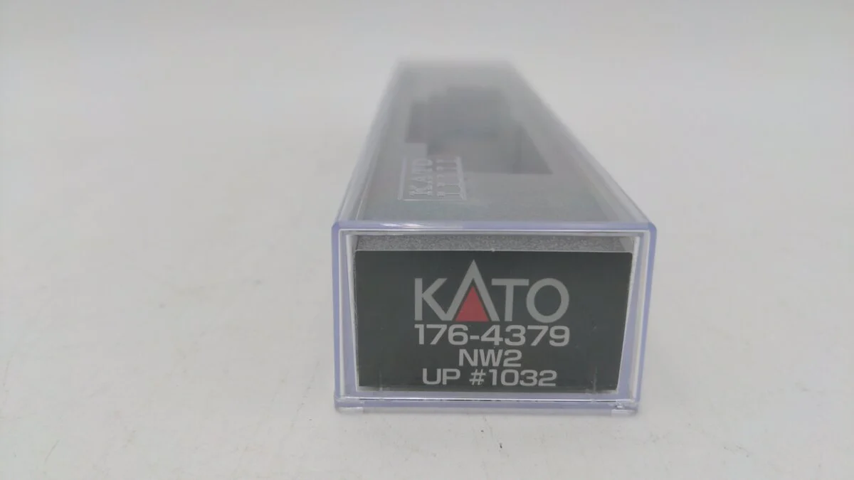 Kato 176-4379 N Union Pacific EMD NW2 Diesel Locomotive #1032 EX/Box - Image 8