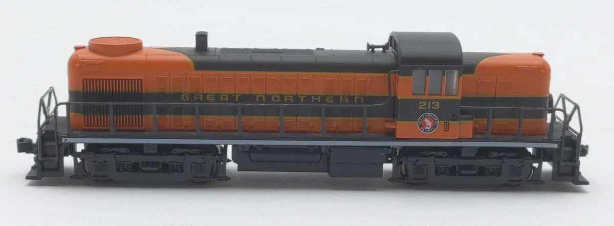 Kato 176-4603 N Scale Great Northern Alco RS-2 Diesel Locomotive #213 EX/Box - Image 2