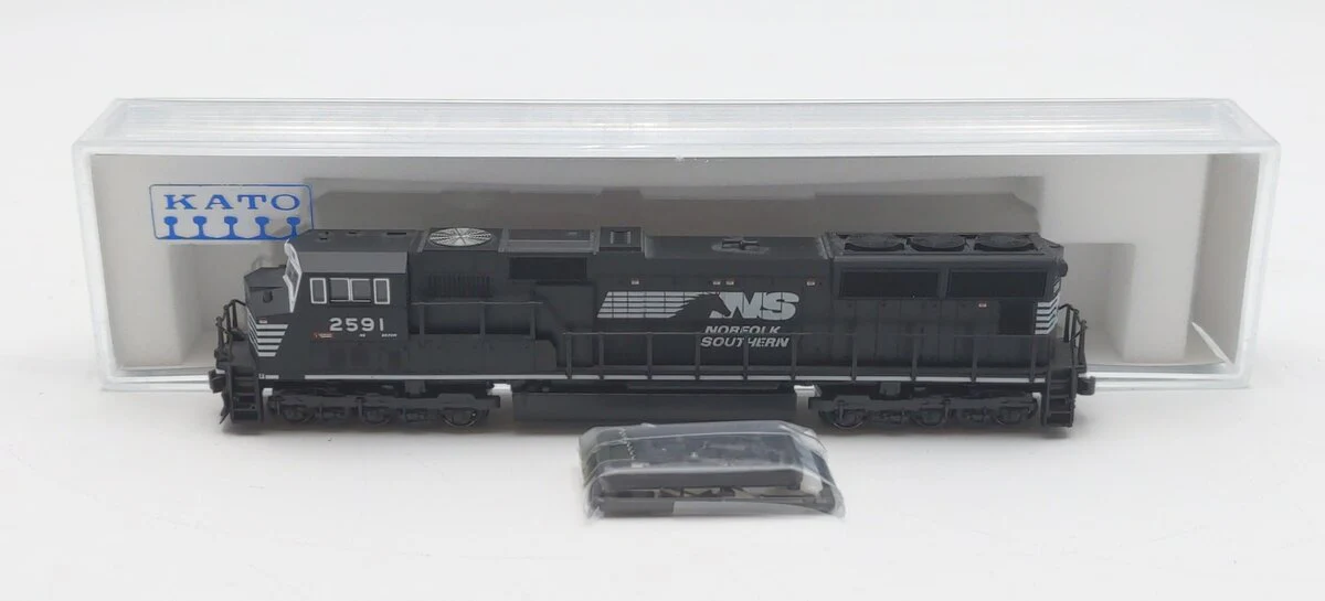 Kato 176-7501 N Scale NS SD70M #2591 Black w/White Face EX/Box
