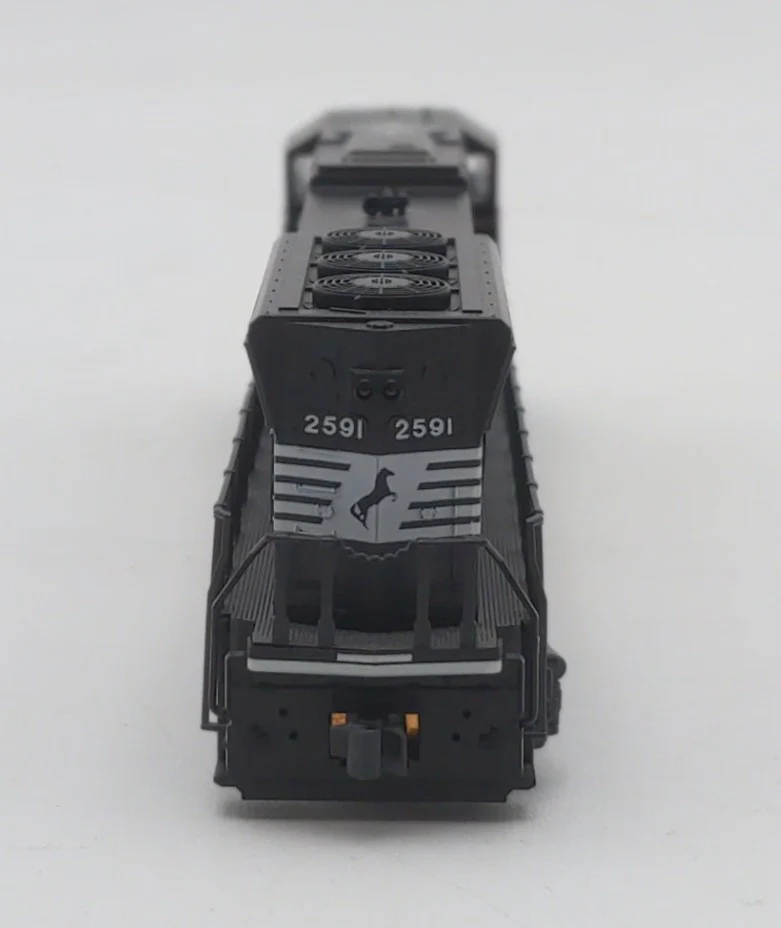 Kato 176-7501 N Scale NS SD70M #2591 Black w/White Face EX/Box - Image 5