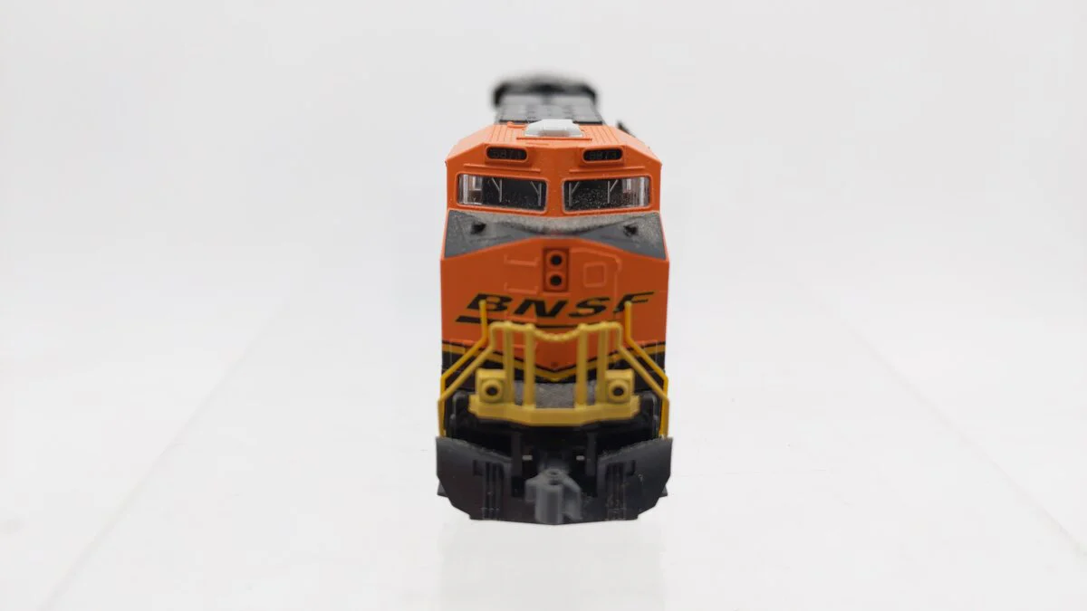 Kato 176-8930 N Burlington Northern Santa Fe GE ES44AC Diesel Loco #5873 EX/Box - Image 3