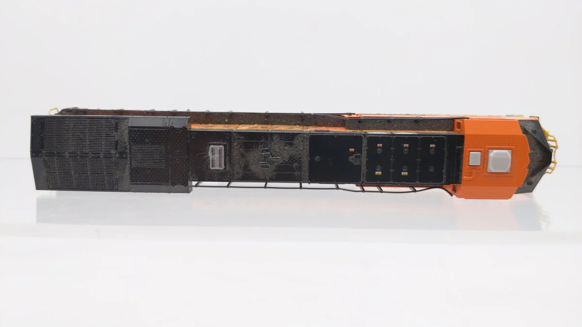 Kato 176-8930 N Burlington Northern Santa Fe GE ES44AC Diesel Loco #5873 EX/Box - Image 8
