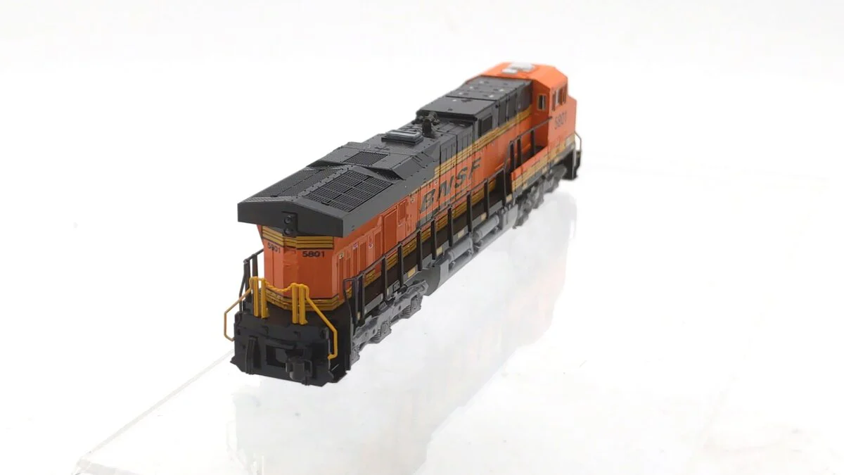 Kato 176-8952-DCC N BNSF "Swoosh" GE ES44AC Diesel Locomotive #5801 w/DCC LN/Box - Image 3