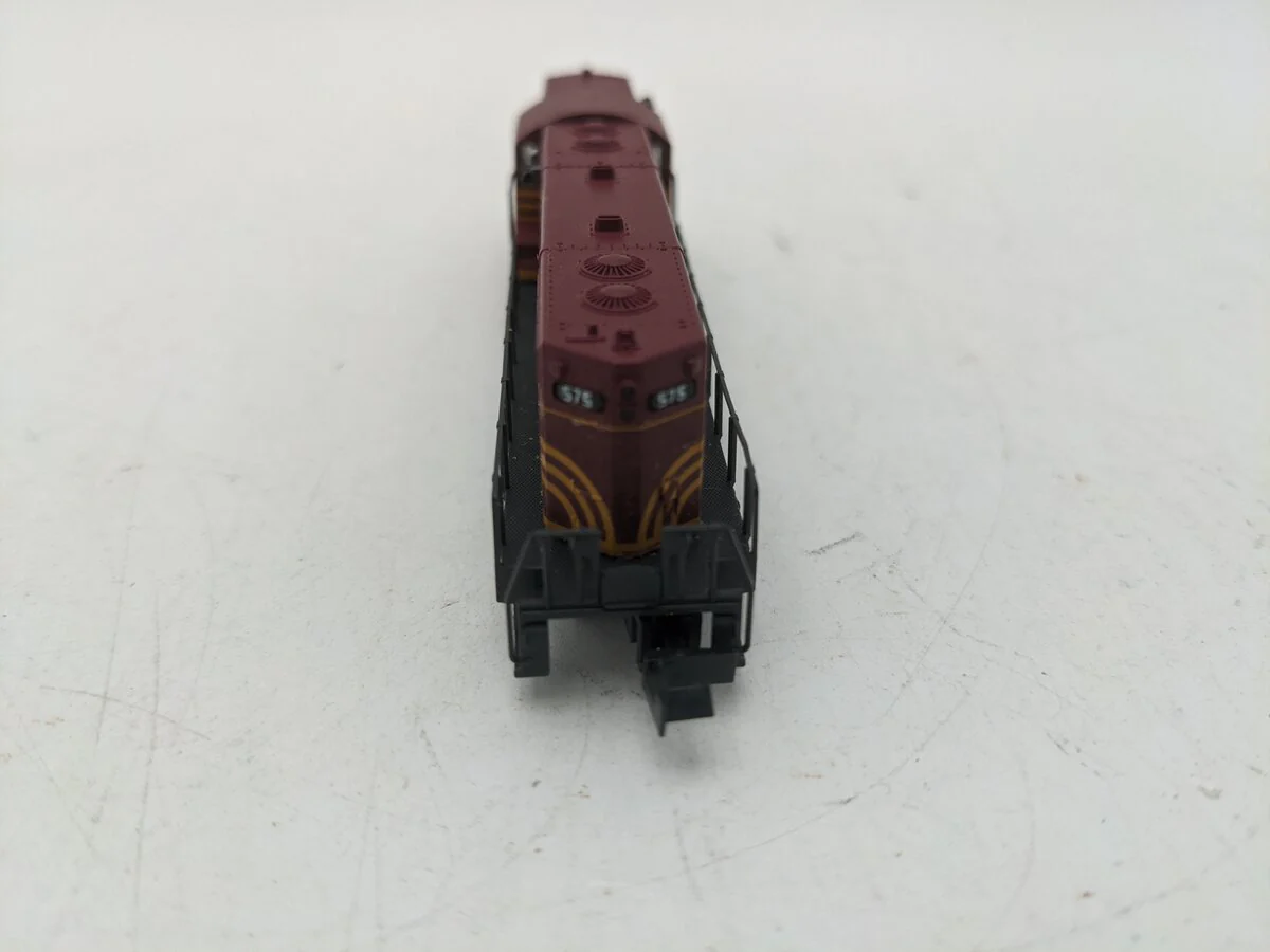 Kato 17718 N Scale Maine Central Locomotive #575 EX - Image 6
