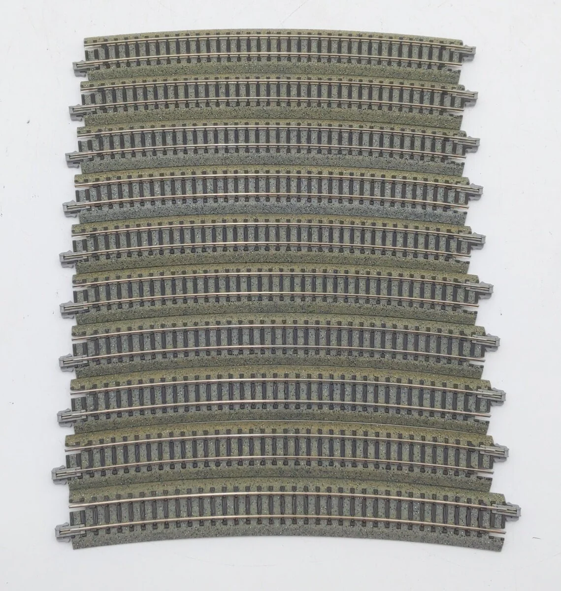 Kato 20-150 N R28 1/4"-15 Radius 15° Curve UniTrack (Box of 10) VG/Box - Image 2
