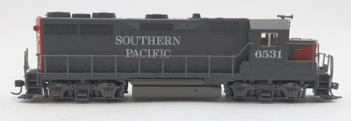 Kato 37-02C HO Scale Southern Pacific EMD GP35 Diesel Locomotive #6531 VG/Box - Image 2
