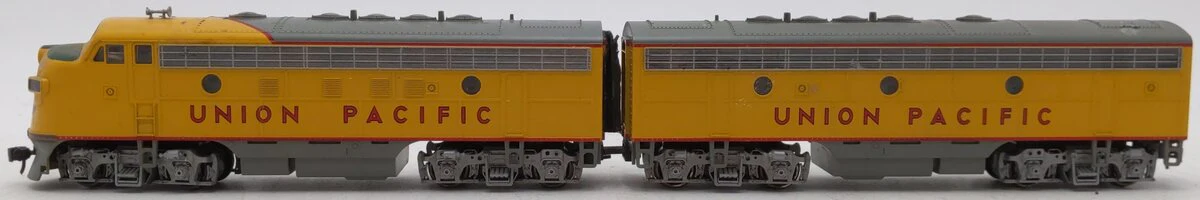 Kato HO Scale Union Pacific A & B Unit Diesel Locomotive VG