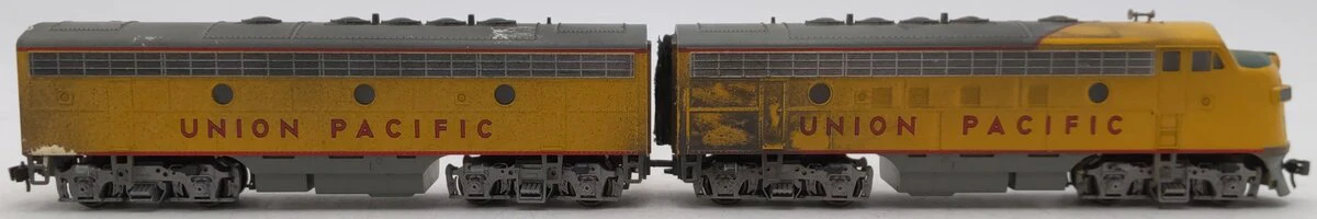 Kato HO Scale Union Pacific A & B Unit Diesel Locomotive VG - Image 2