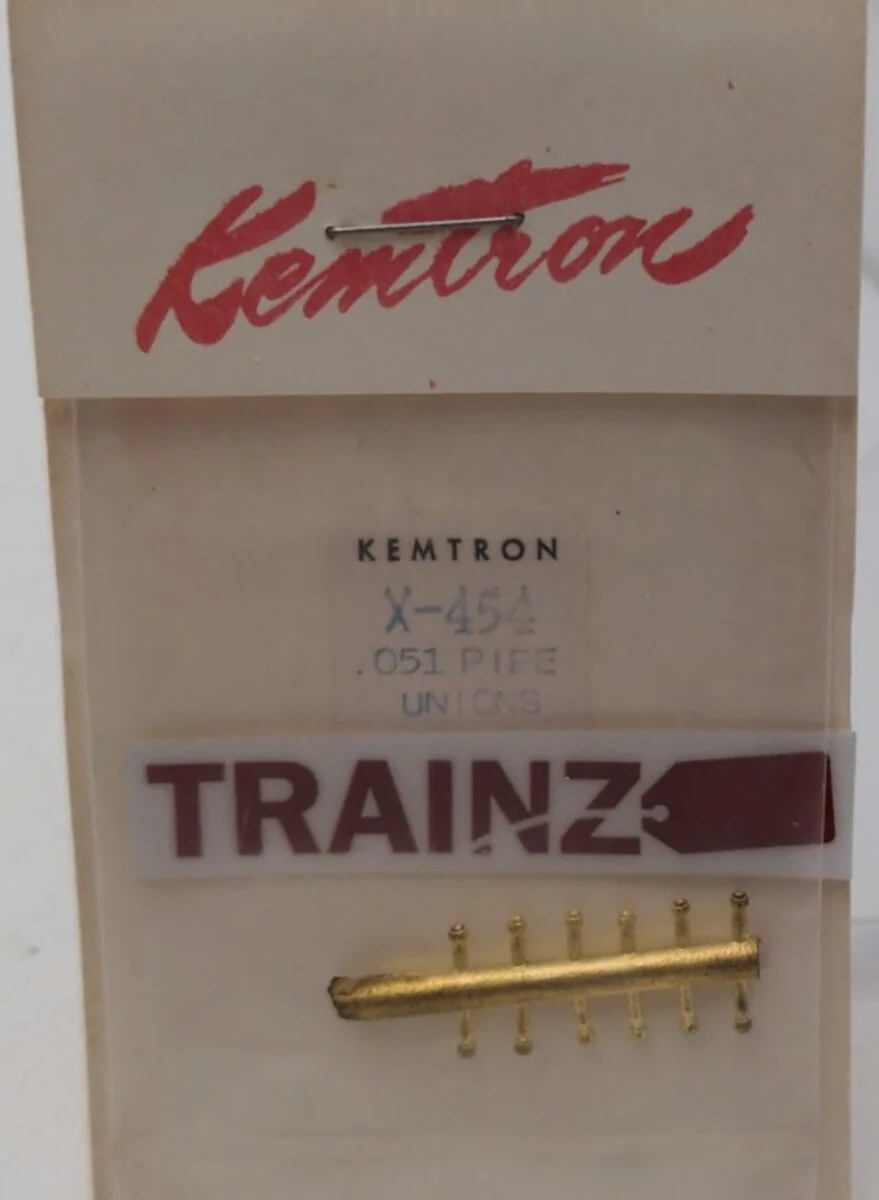 Kemtron X-454 HO Scale 051 Pipe Unions Brass Part (Pack of 12)