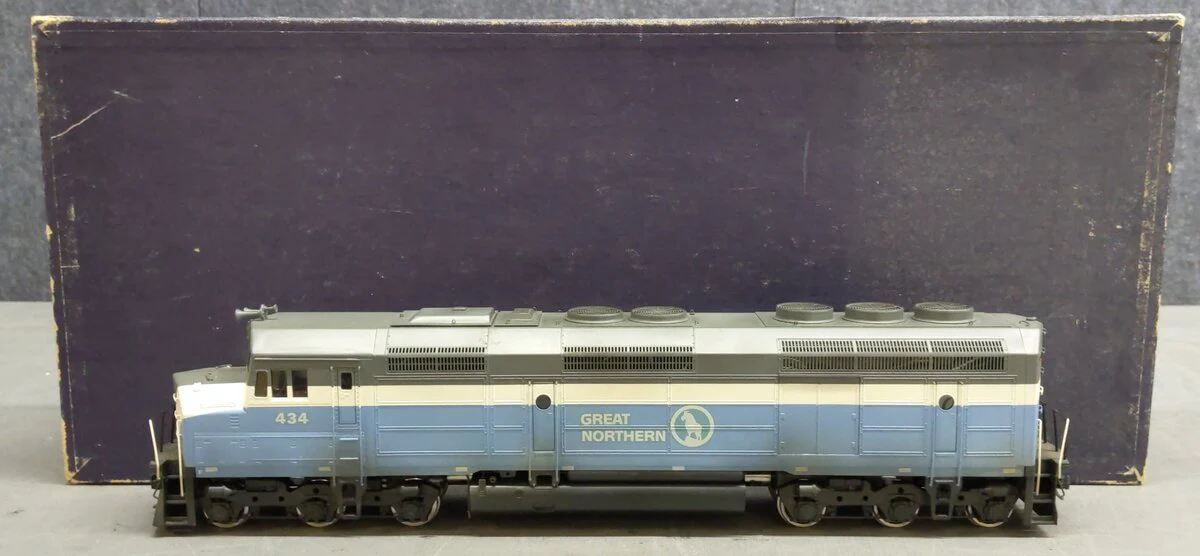 KTM Scale Models O BRASS GN 2-Rail EMD F-45 Diesel Locomotive- Painted/Box