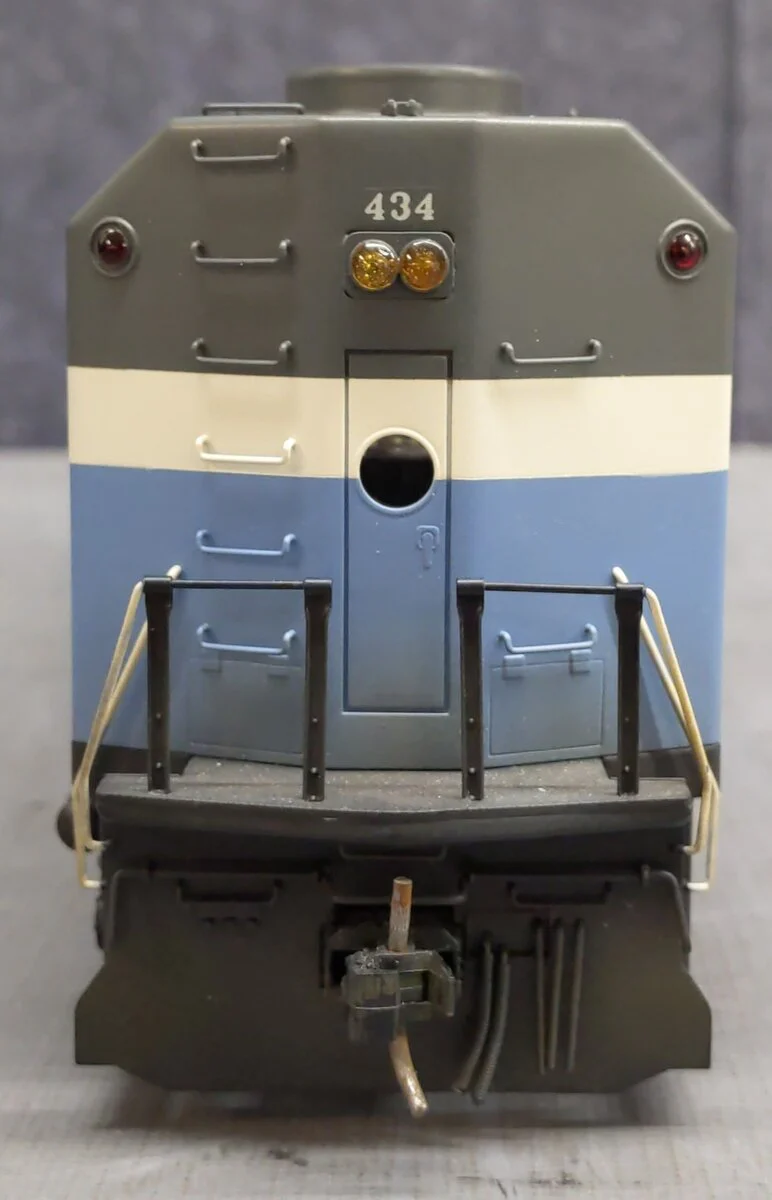 KTM Scale Models O BRASS GN 2-Rail EMD F-45 Diesel Locomotive- Painted/Box - Image 6