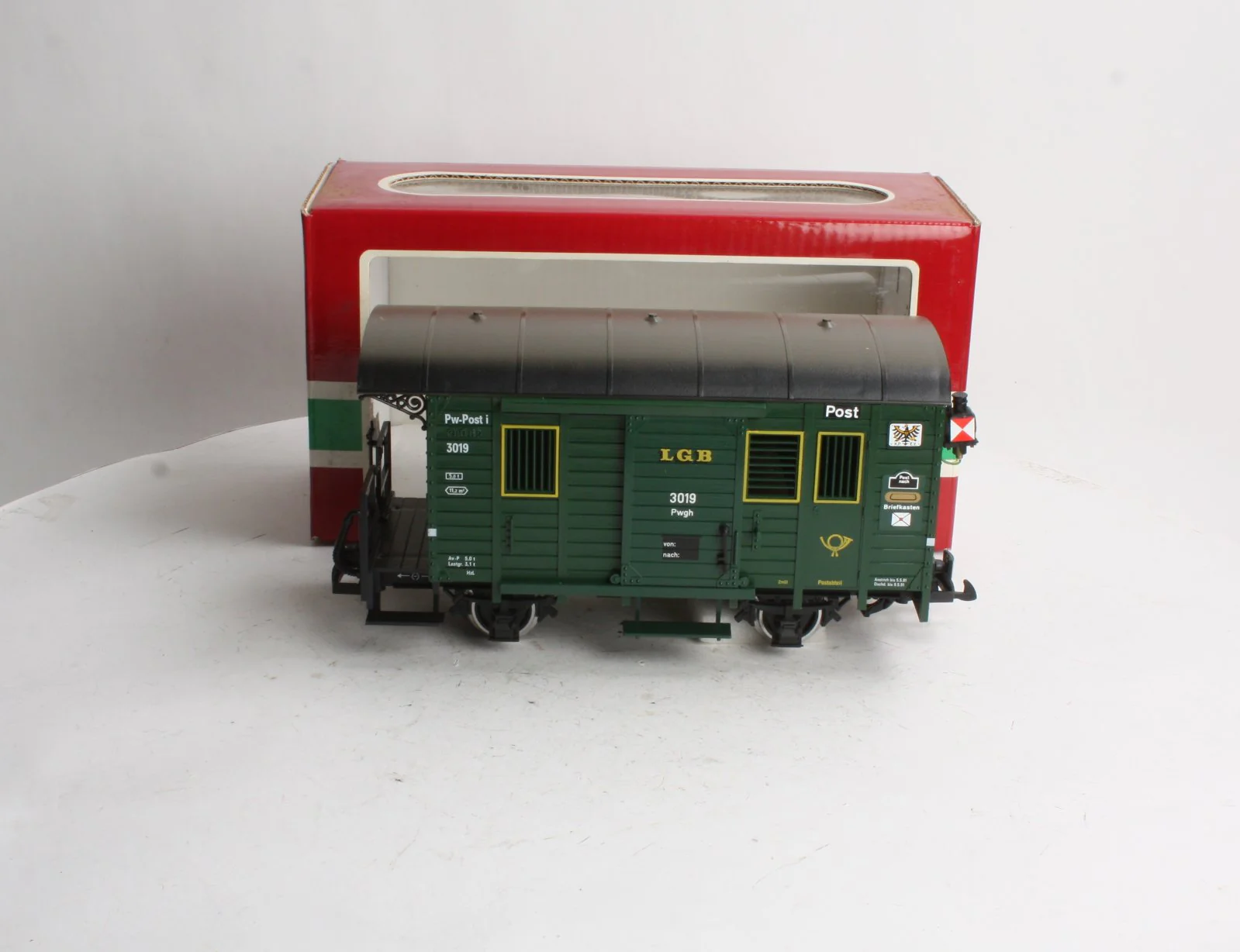 LGB 3019 G Scale Mail Post Car with Lights (Metal Wheels) LN/Box - Image 2