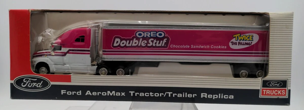 Liberty Classic 31027 1:64 Ford Aeromax Oreo Tractor Trailer Oreo Double Stuff