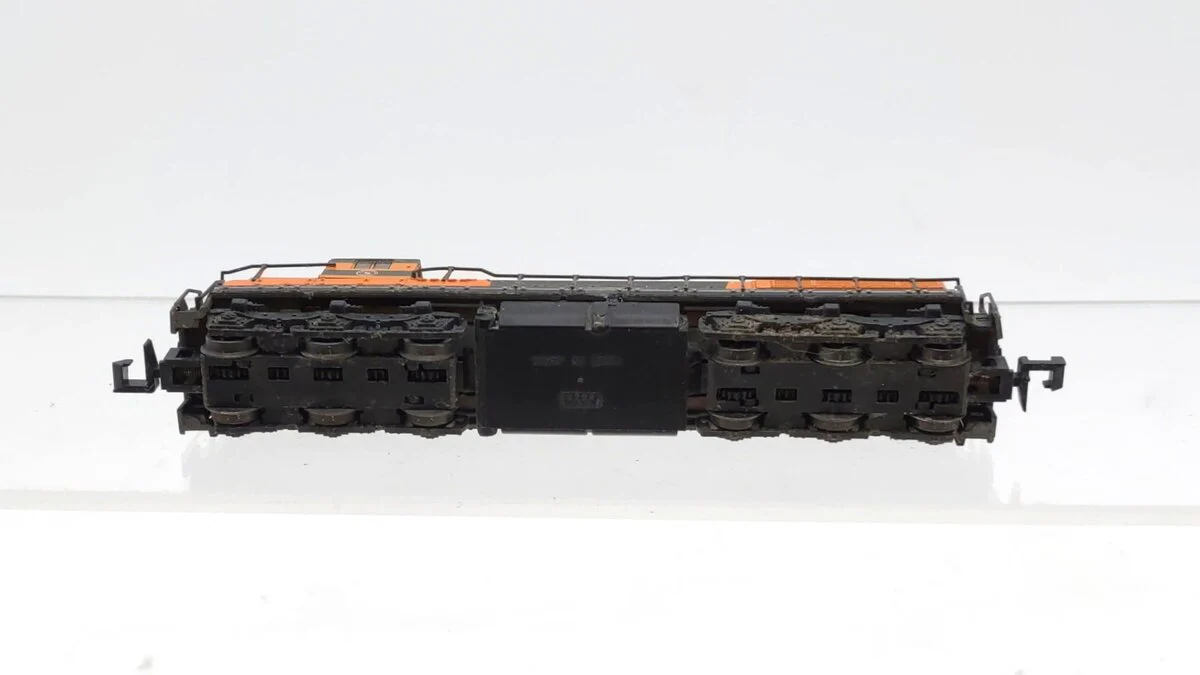 Life Like N Scale Great Northern SD-7 Diesel Locomotive #579 EX - Image 4