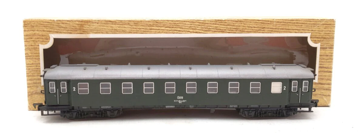 Liliput 28410 HO OBB 2nd Class Passenger Car EX/Box