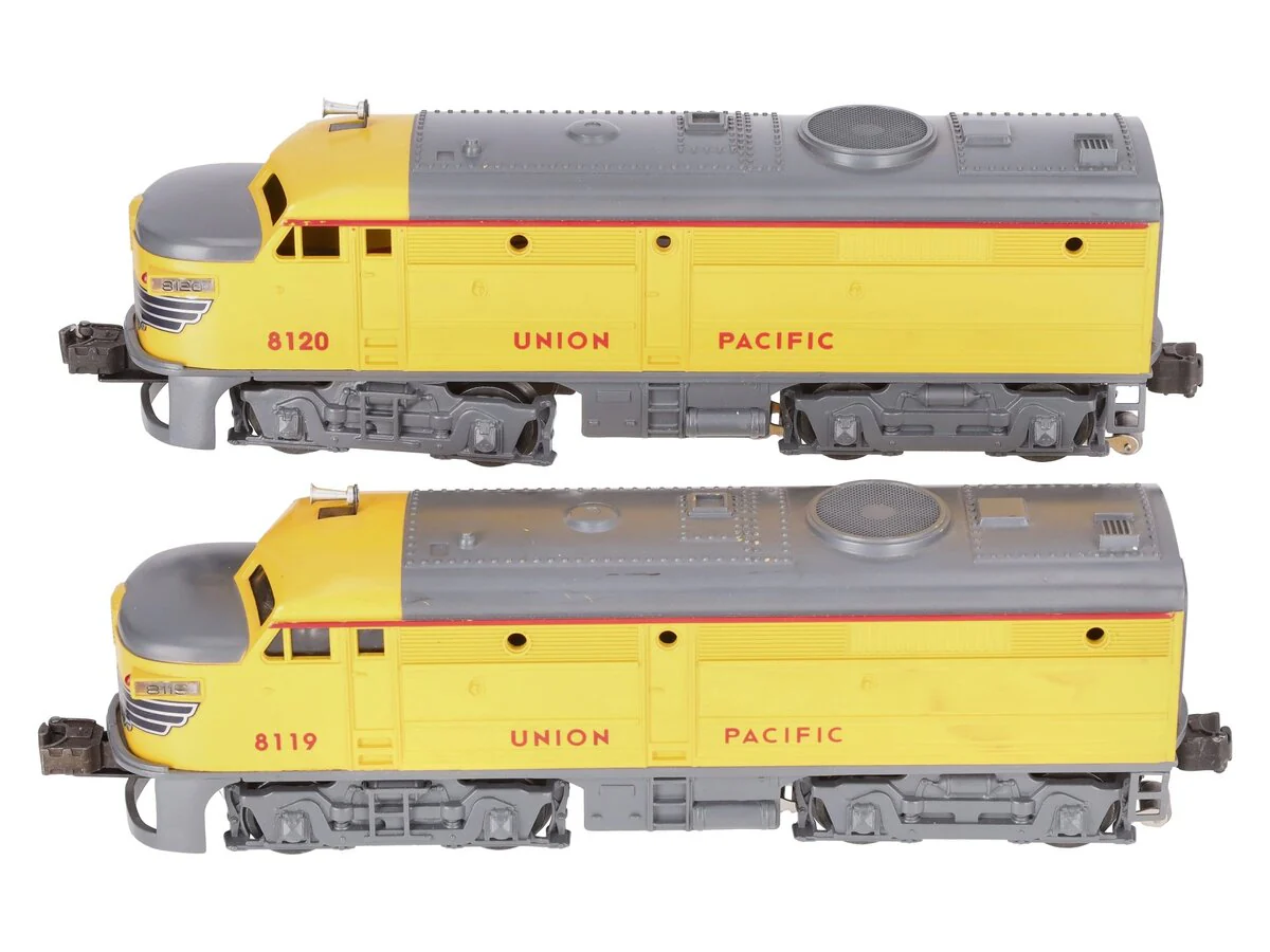 Lionel 1-18119 O Union Pacific FA-2 Alco AA Diesel Engine Set #8119/8120 EX