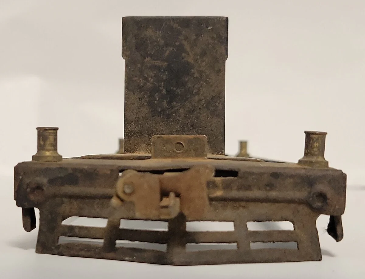 Lionel 10E-3 Prewar Standard Gauge Electric Locomotive Frame with Trim - Image 5