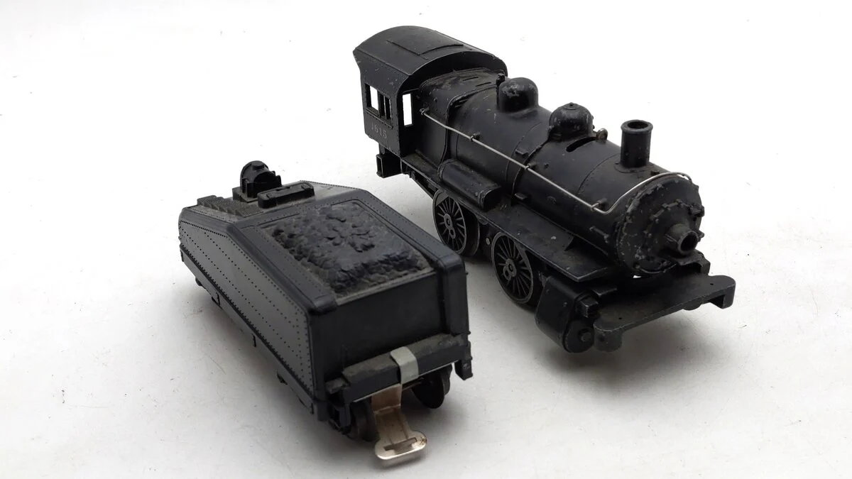 Lionel 1615 Vintage O 0-4-0 Die-Cast Steam Switcher Locomotive & Tender - Image 3