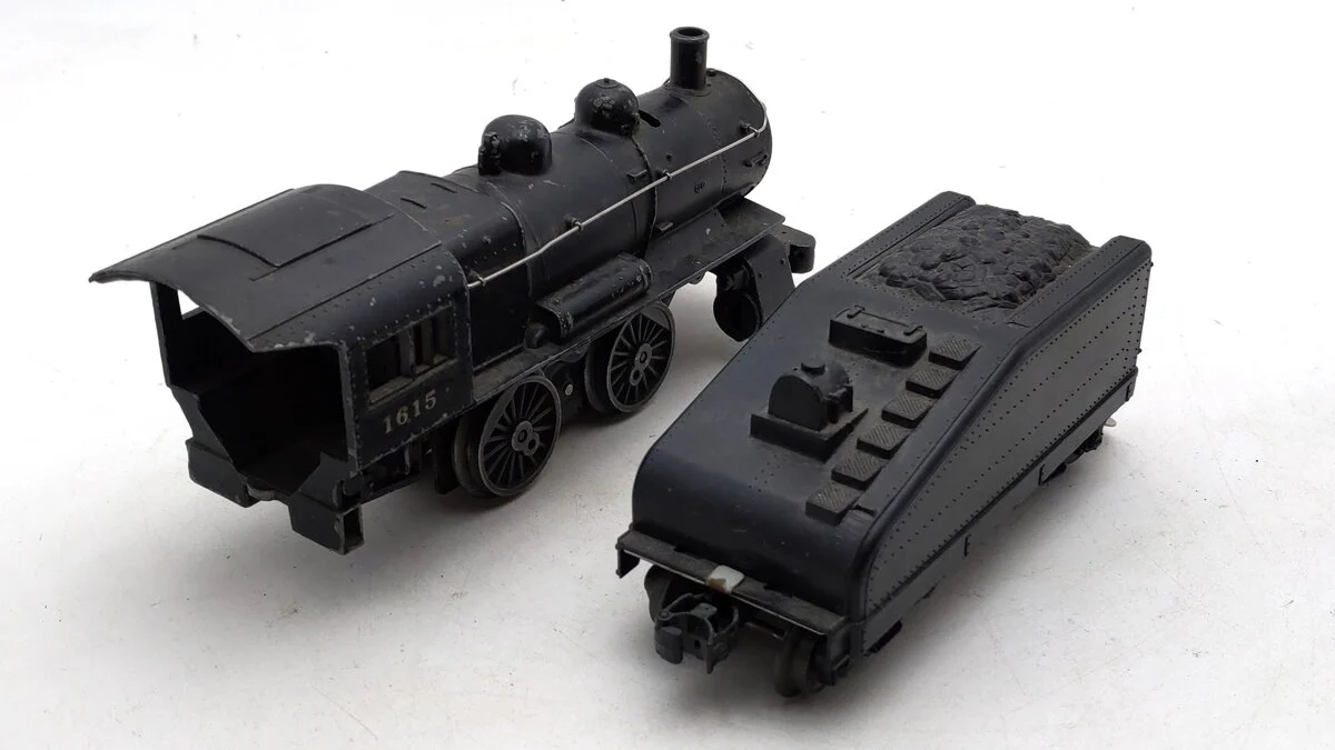 Lionel 1615 Vintage O 0-4-0 Die-Cast Steam Switcher Locomotive & Tender - Image 4