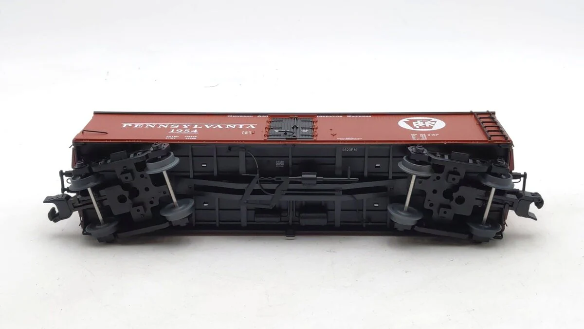 Lionel 2001380 O Gauge Pennsylvania Railroad METCA Milk Refrigerator Car #1954 LN/Box - Image 7