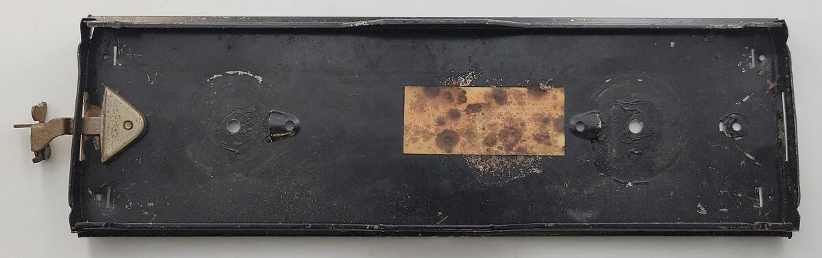 Lionel 212-2 Black Tinplate Gondola Frame with Coupler - Image 2