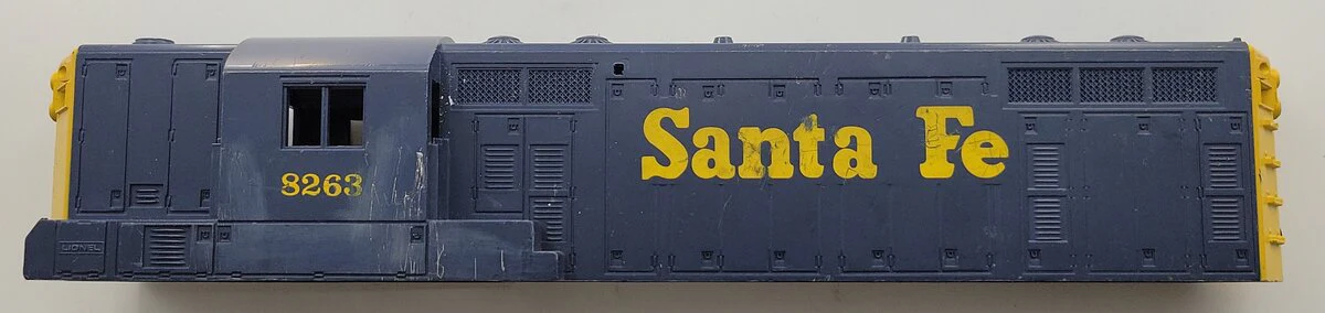 Lionel 2328-5 O Santa Fe GP-7 Diesel Locomotive Body Shell #8263 - Image 2
