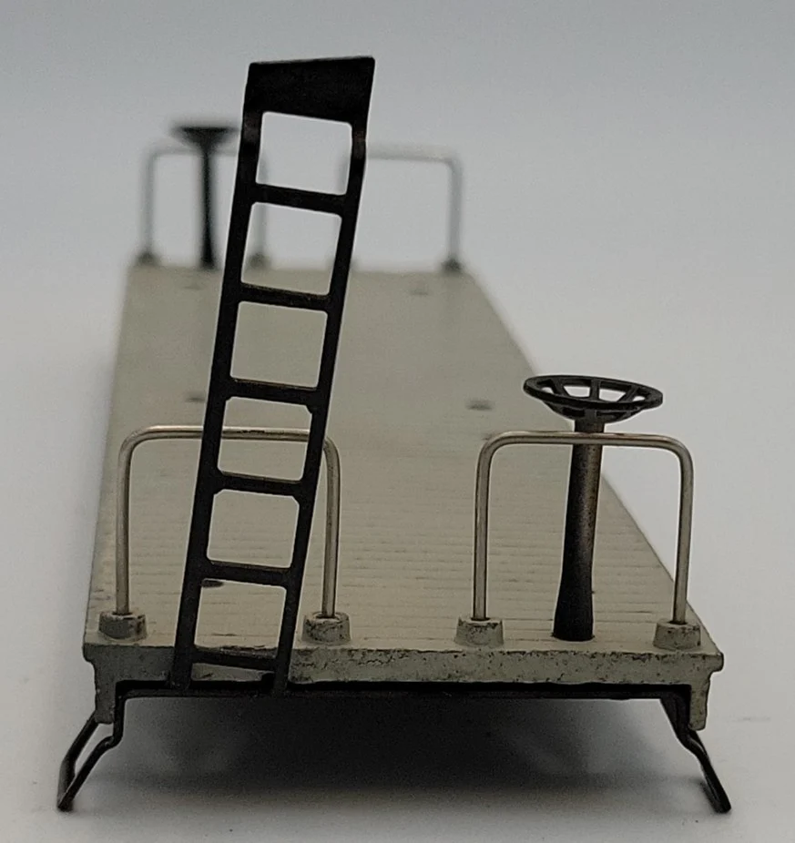 Lionel 2419-2 Gray Lionel Lines Cast Flat Car Frame with Hand Rails & Ladder - Image 6