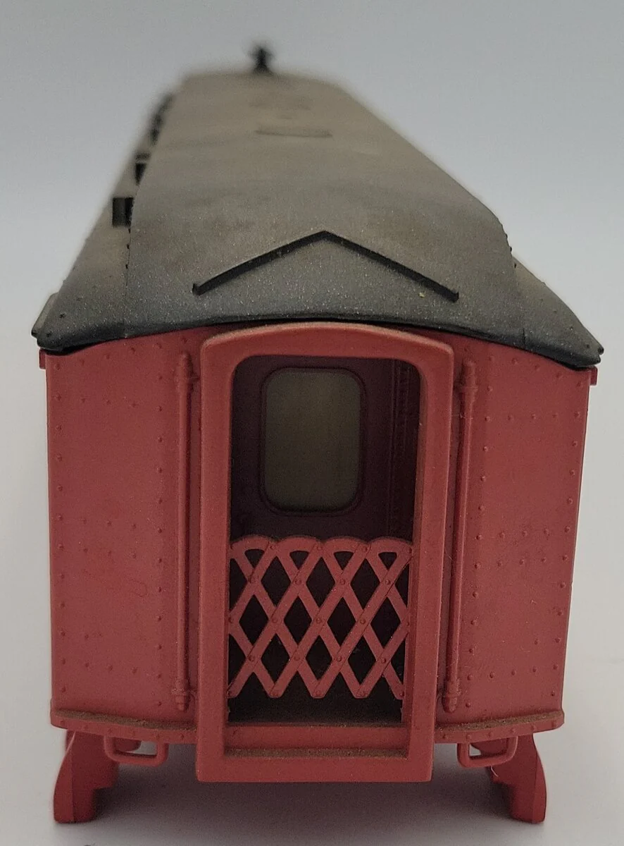 Lionel 24243-1 Red and Black Rosie's Roadside Diner Body w/o Some Roof Trim - Image 5