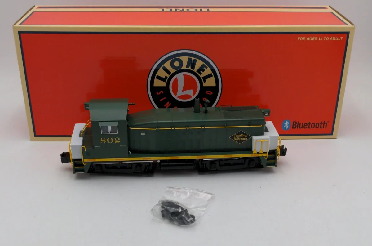 Lionel 2433692 O Gauge GRZ Reading & Northern Legacy SW8 #802 LN/Box