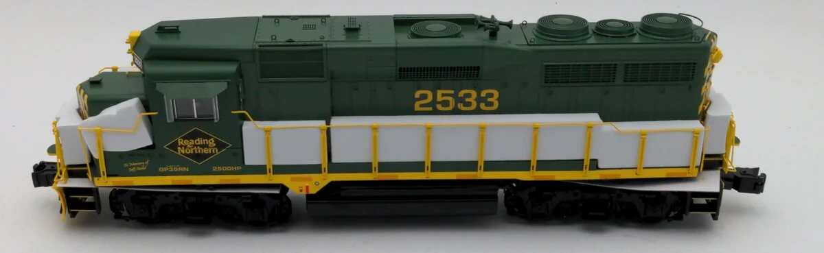 Lionel 2433950 O Gauge GRZ Custom Reading and Northern Legacy GP30 #2530 EX/Box - Image 2