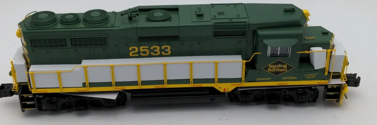 Lionel 2433950 O Gauge GRZ Custom Reading and Northern Legacy GP30 #2530 EX/Box - Image 3