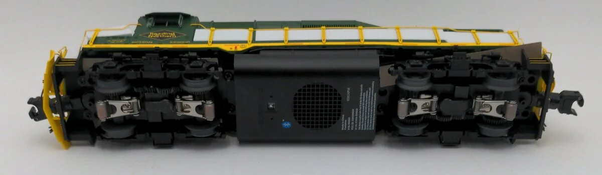 Lionel 2433950 O Gauge GRZ Custom Reading and Northern Legacy GP30 #2530 EX/Box - Image 7