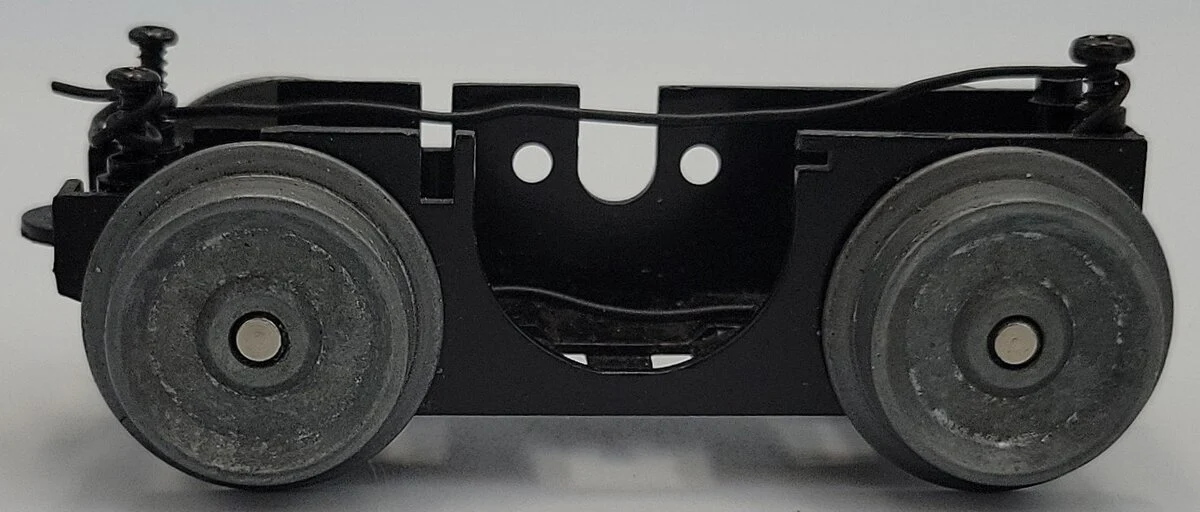 Lionel 28857-101 O Gauge GP Plastic Motor Truck Frame w/ Wheels - Image 5