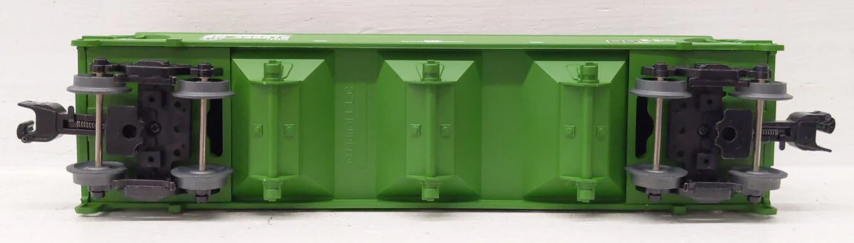 Lionel 3-18084 O Gauge Burlington Northern 3-Bay Covered Hopper #449519 LN/Box - Image 3