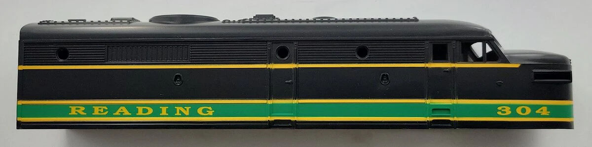 Lionel 304-1 Reading FA-2 Alco AA Diesel Locomotive Shell without Trim